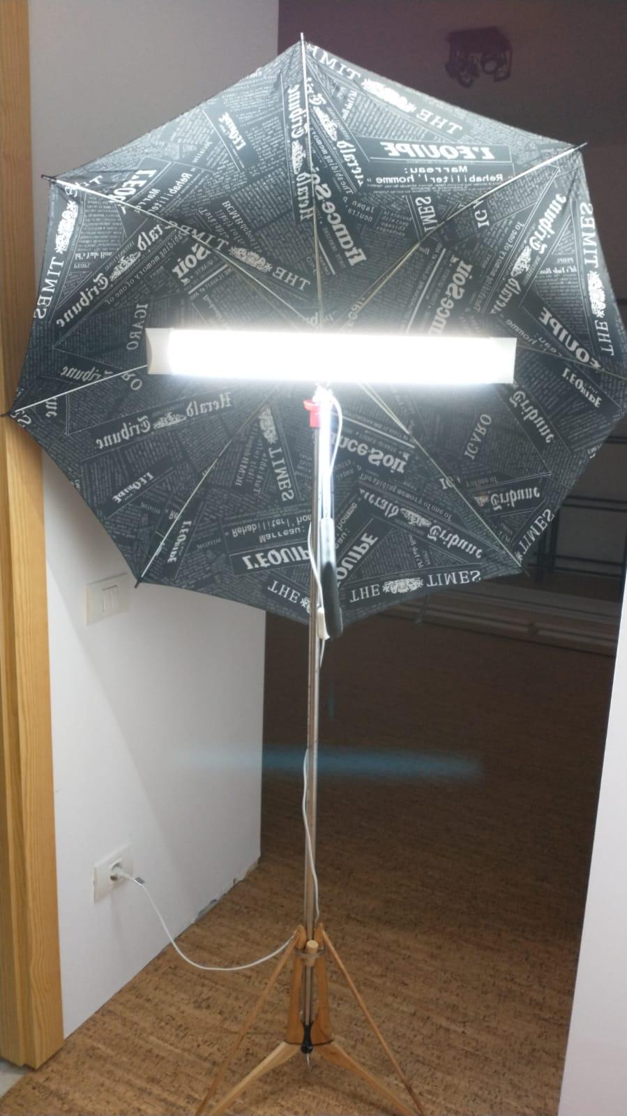 DIY-AdHoc-Tripod-fromBroomHandle&amp;ClothesHangers-Umbrella&amp;Diffuser-Ready-2.jpeg
