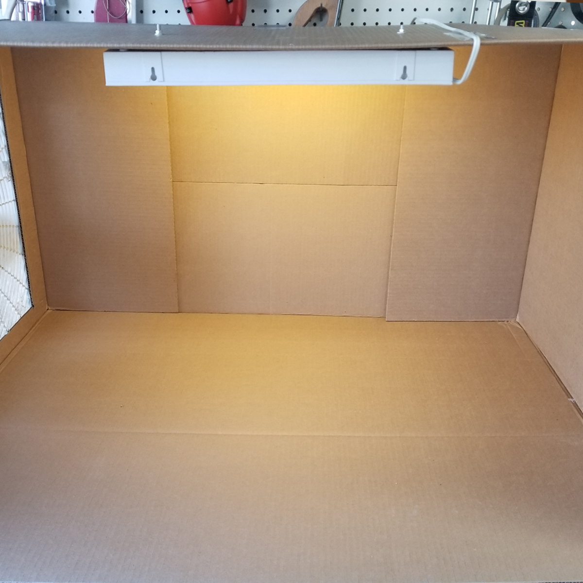 DIY-Cardboard-Spray-Booth-14.jpg