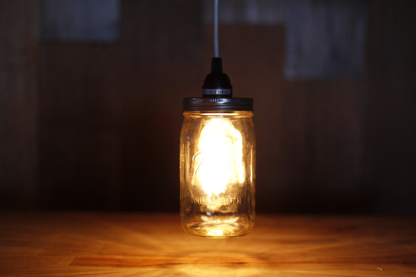 DIY-Hanging-Mason-Jar-Light-20-600x400.jpg