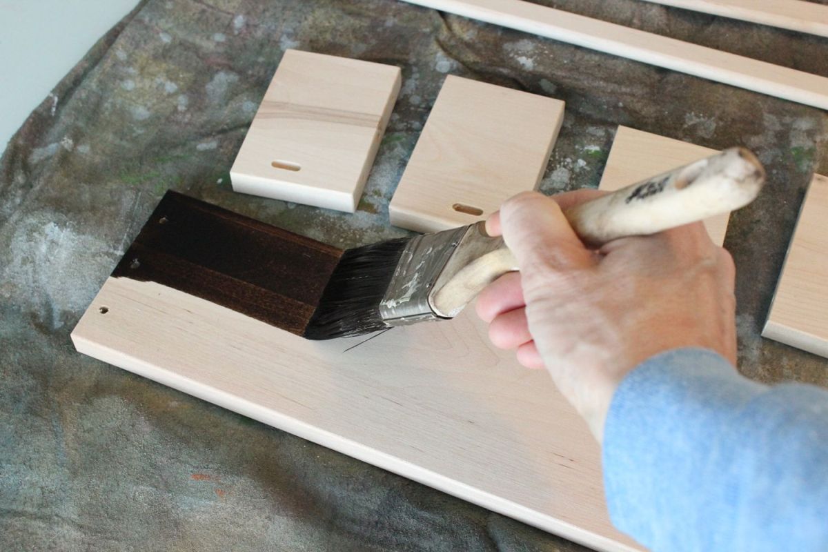 DIY-Jewelry-Holder-applying-wood-stain.jpg