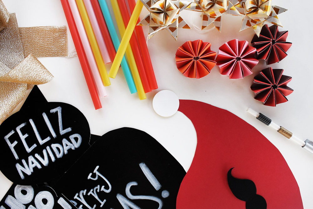DIY-Photobooth-Navidad-Props-Fiesta-Feliz.jpg