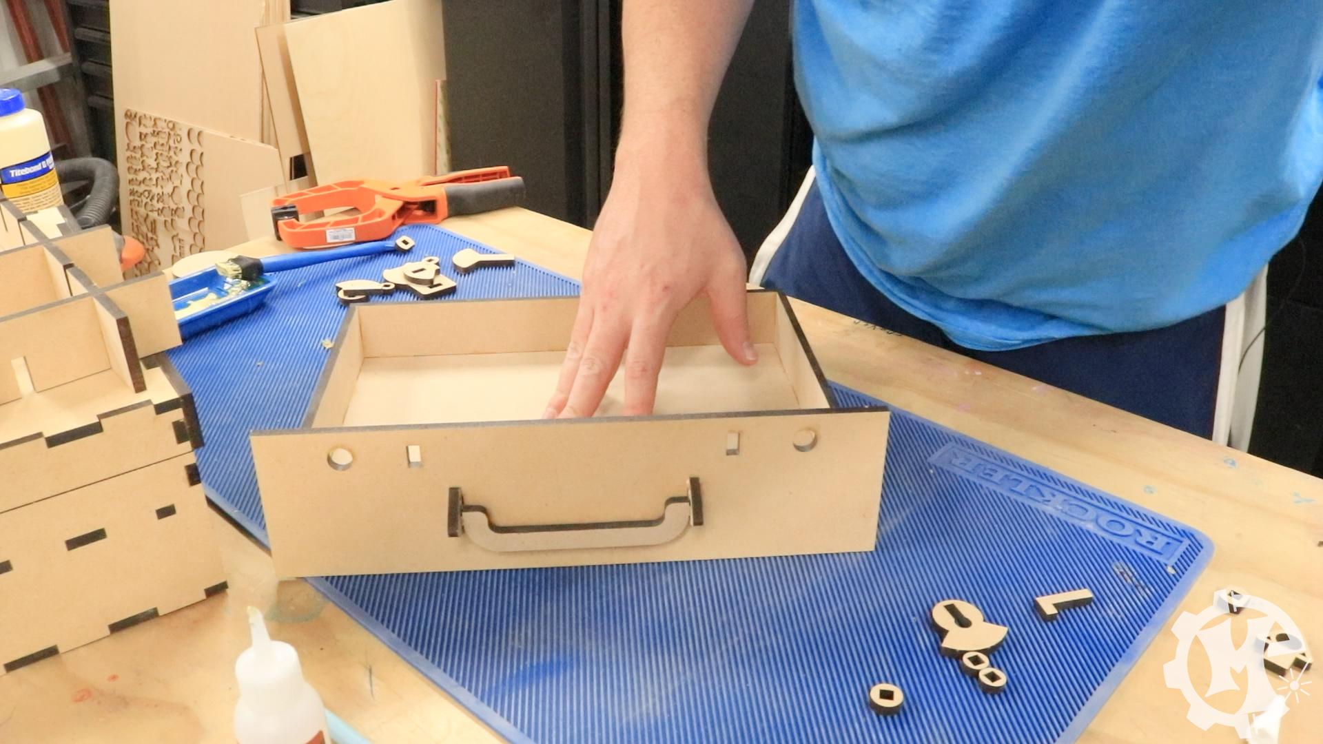 DRAWER HANDLE ASSEMBLY 6.jpg