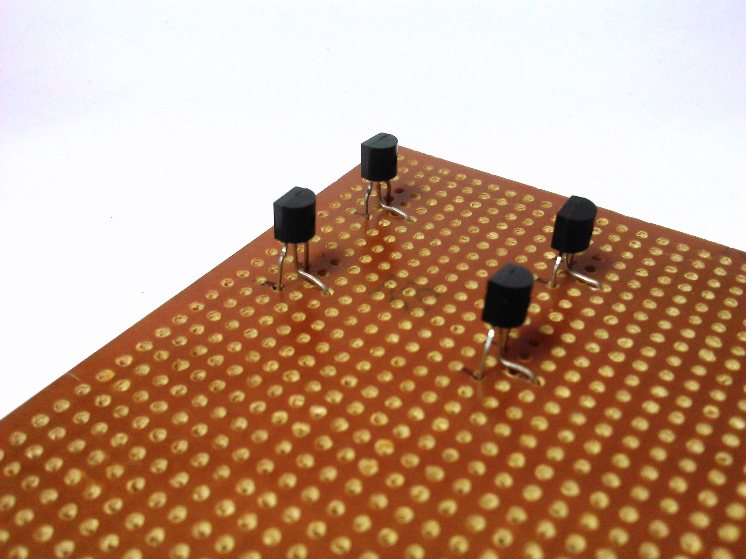 DSC_0628 (Solder the transistors).JPG