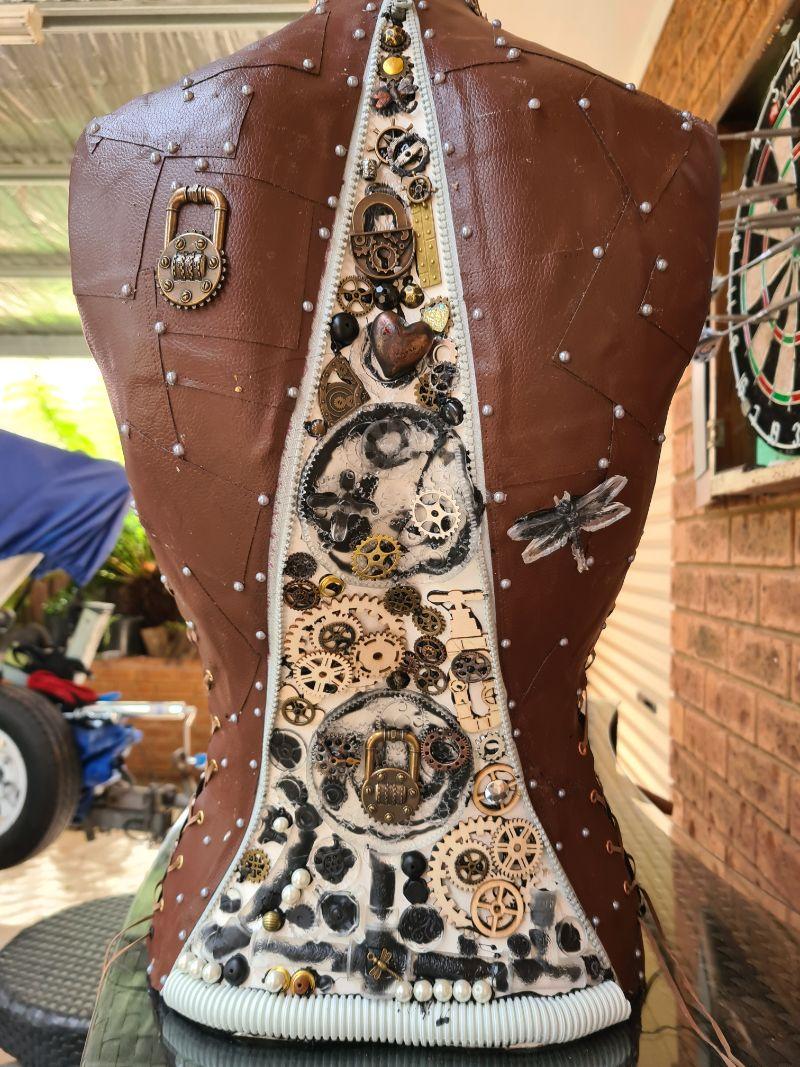 Decorated mannequin - Steampunk (32).jpg