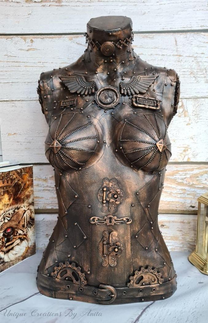 Decorated mannequin - Steampunk (8).jpg