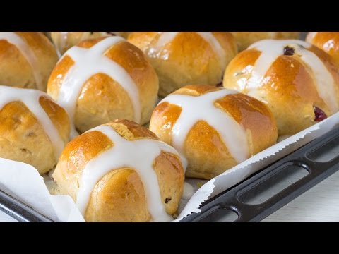 Delicious Hot Cross Buns Recipe | HappyFoods