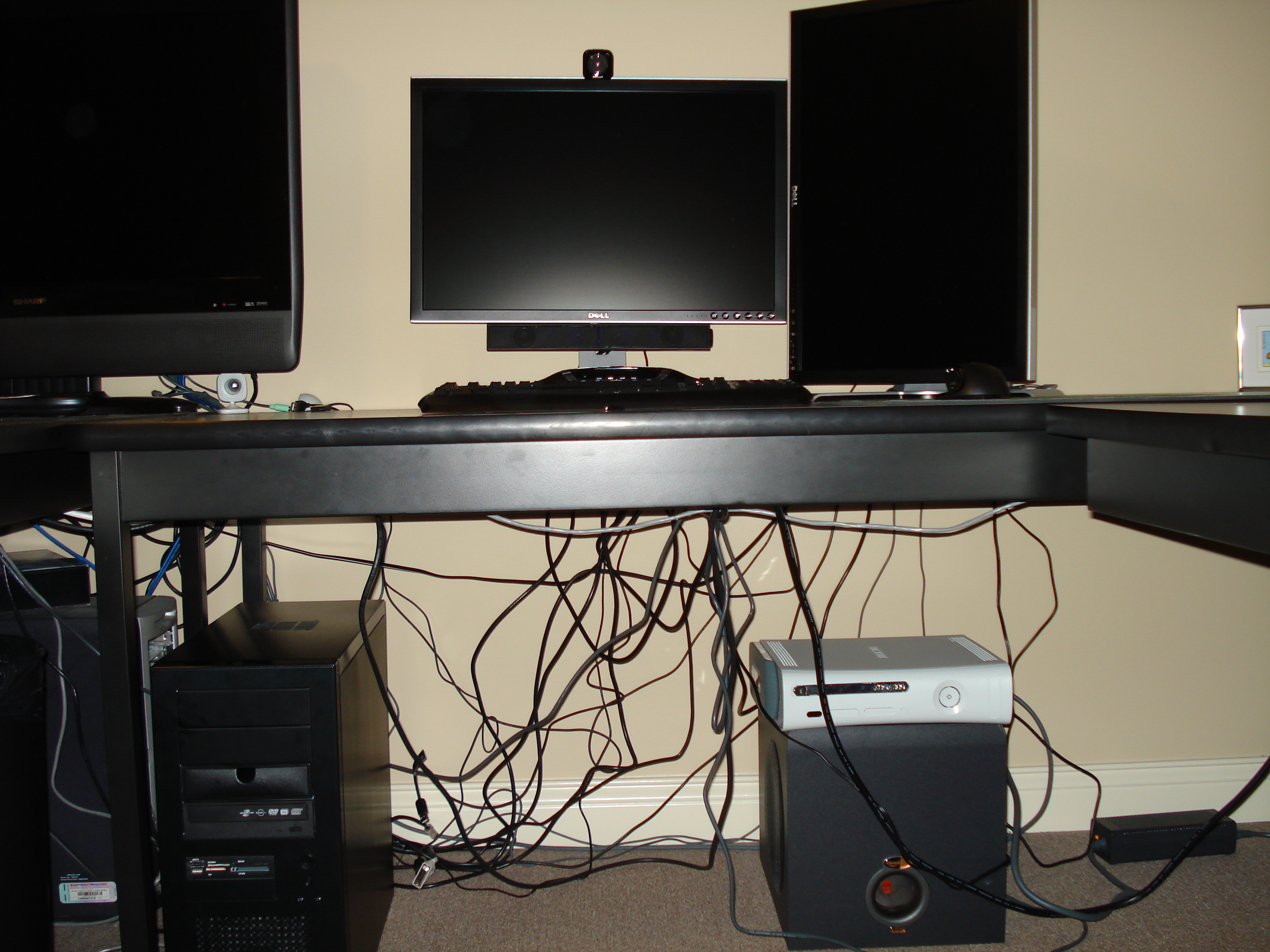 Desk Cabling (2).JPG