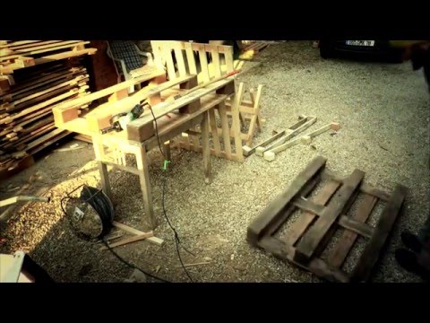 Dismantling Pallets - one easy way