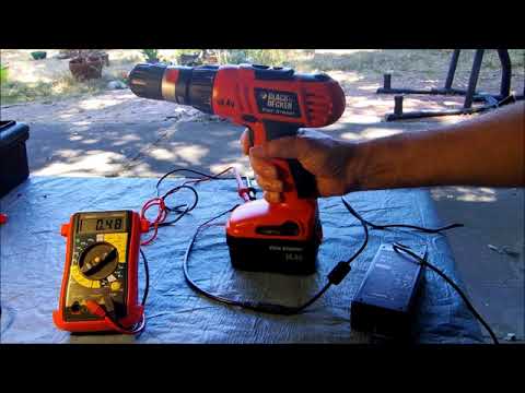 Drill powered by external 12V/6A power adapter: voltage measurement