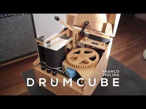 DrumCube - A robor drummer (by Franco Molina)