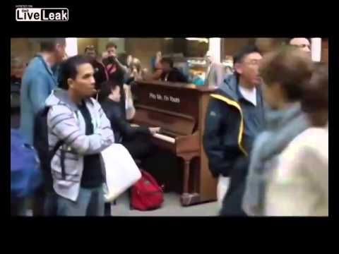 Dude Sits Down At Public Piano.... Gives it a Schoolin