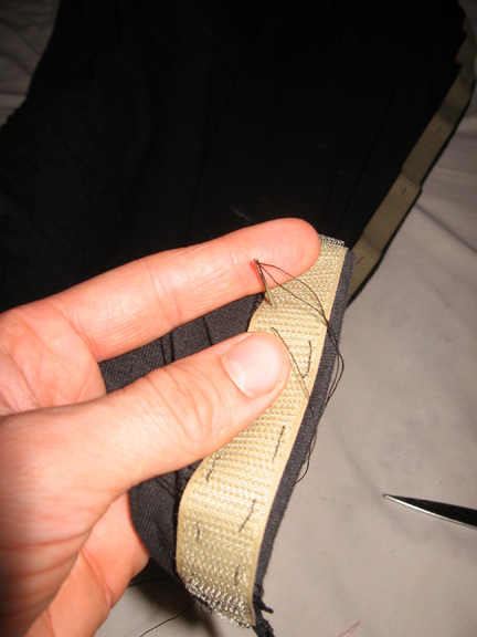 E:\instructable images\sew the velcro.jpg