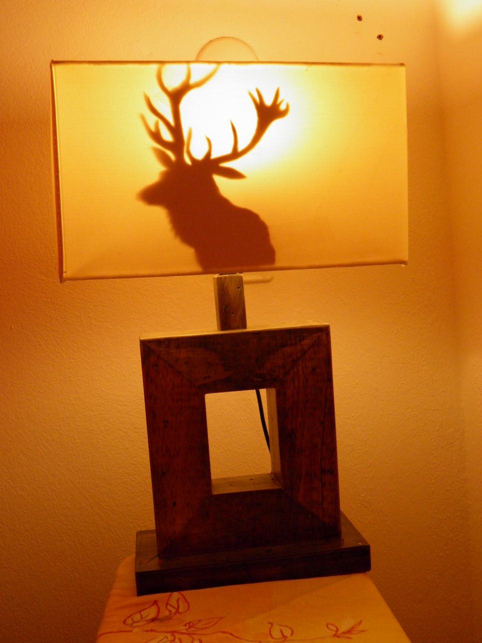 EML 1403 Deer Lamp 06.jpg