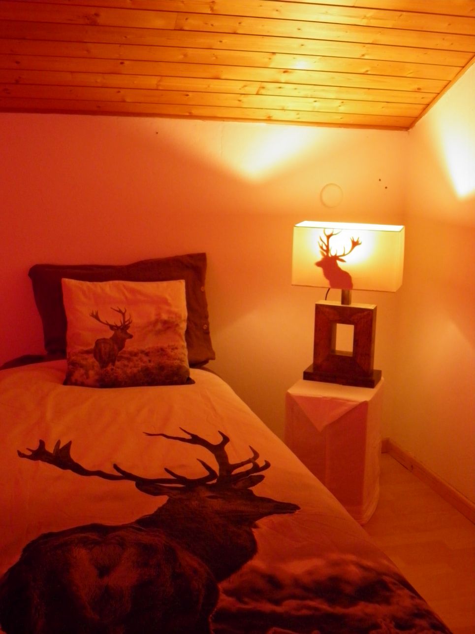 EML 1403 Deer Lamp2 01.jpg