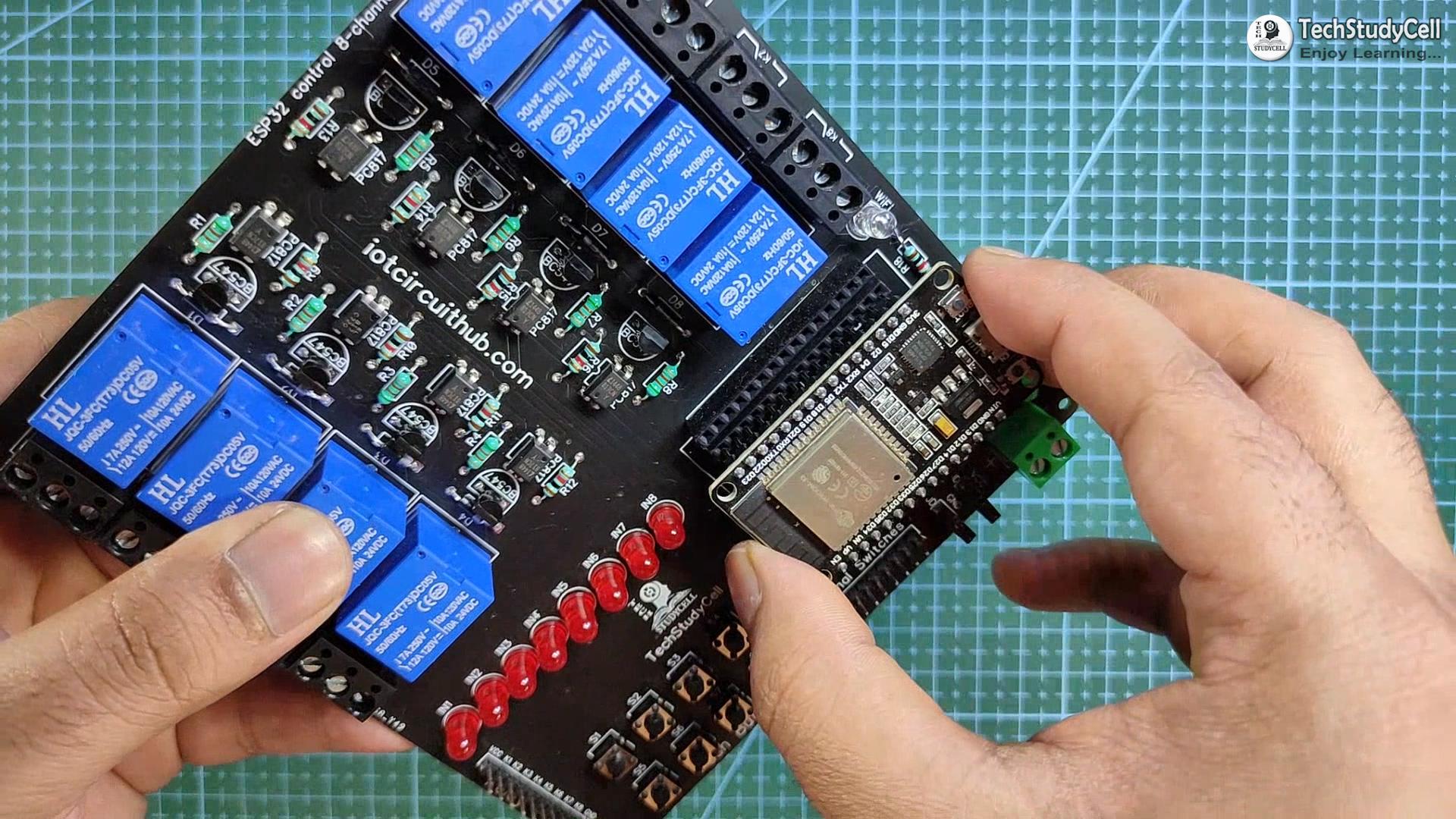 ESP32 Blynk raw.00_03_39_25.Still010.jpg