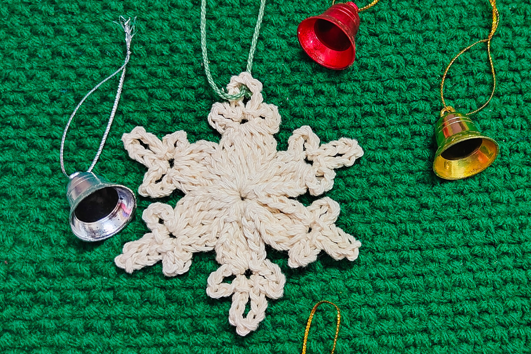 Easy One Round Crochet Snowflake .png