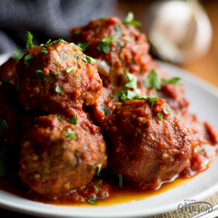 Easy Slow Cooker Meatballs Recipe SQUARE(2).jpg