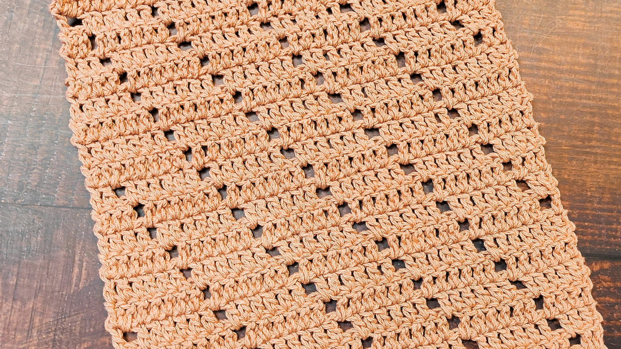 Easy and Simple Filet Crochet Table Runner (1).png