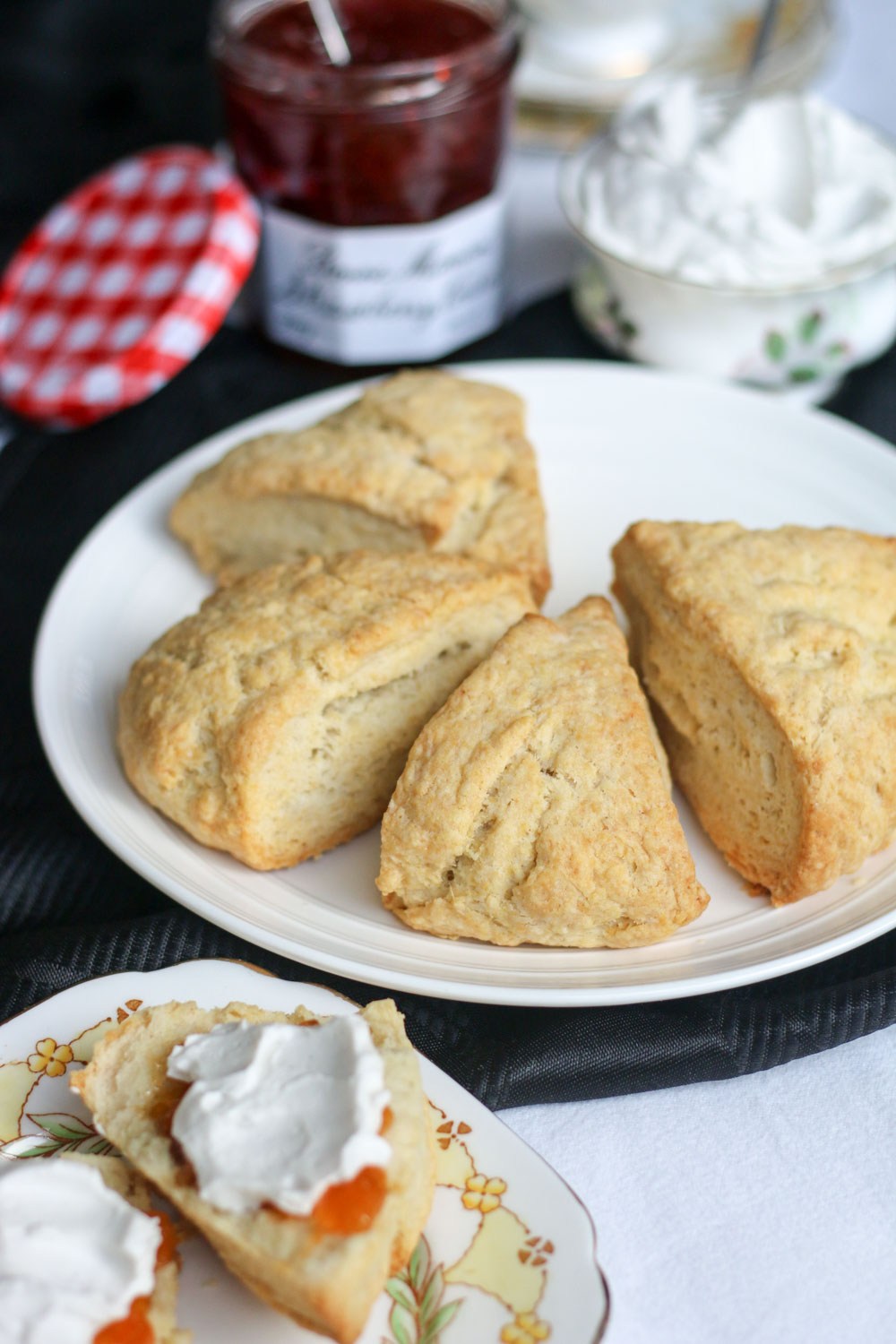 Easy-Vegan-Scones-6.jpg