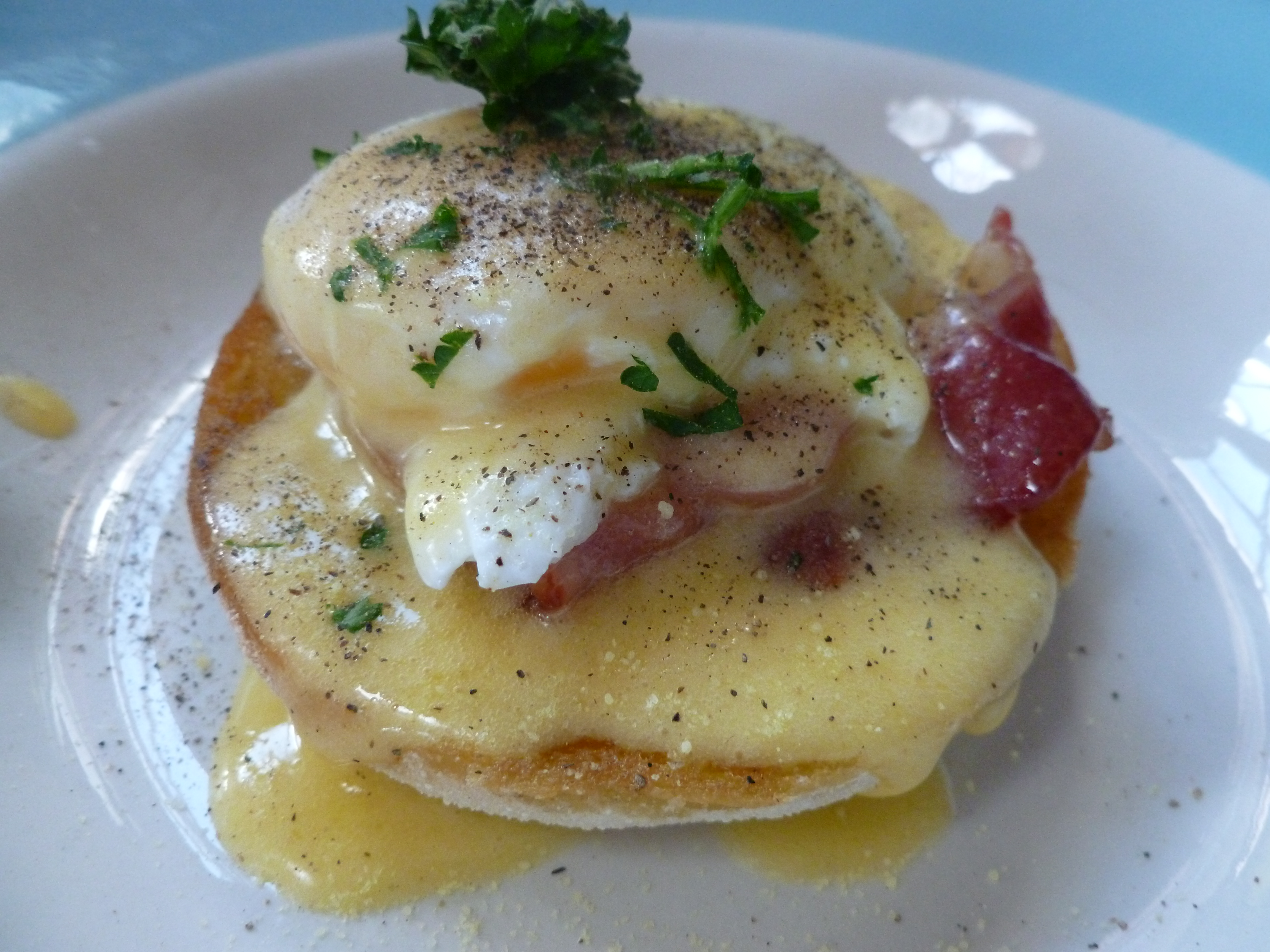 Eggs benedict 046.JPG