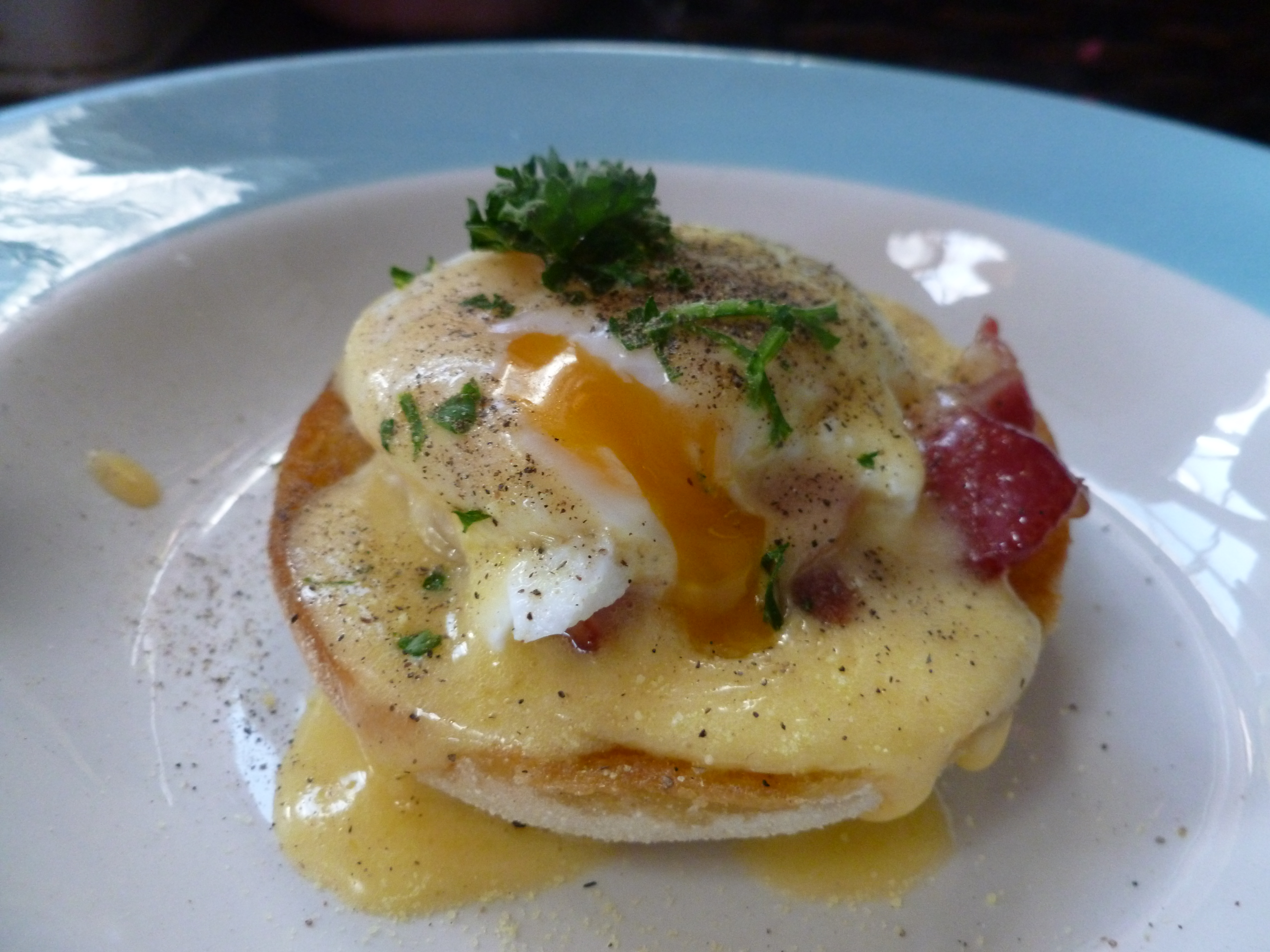 Eggs benedict 047.JPG