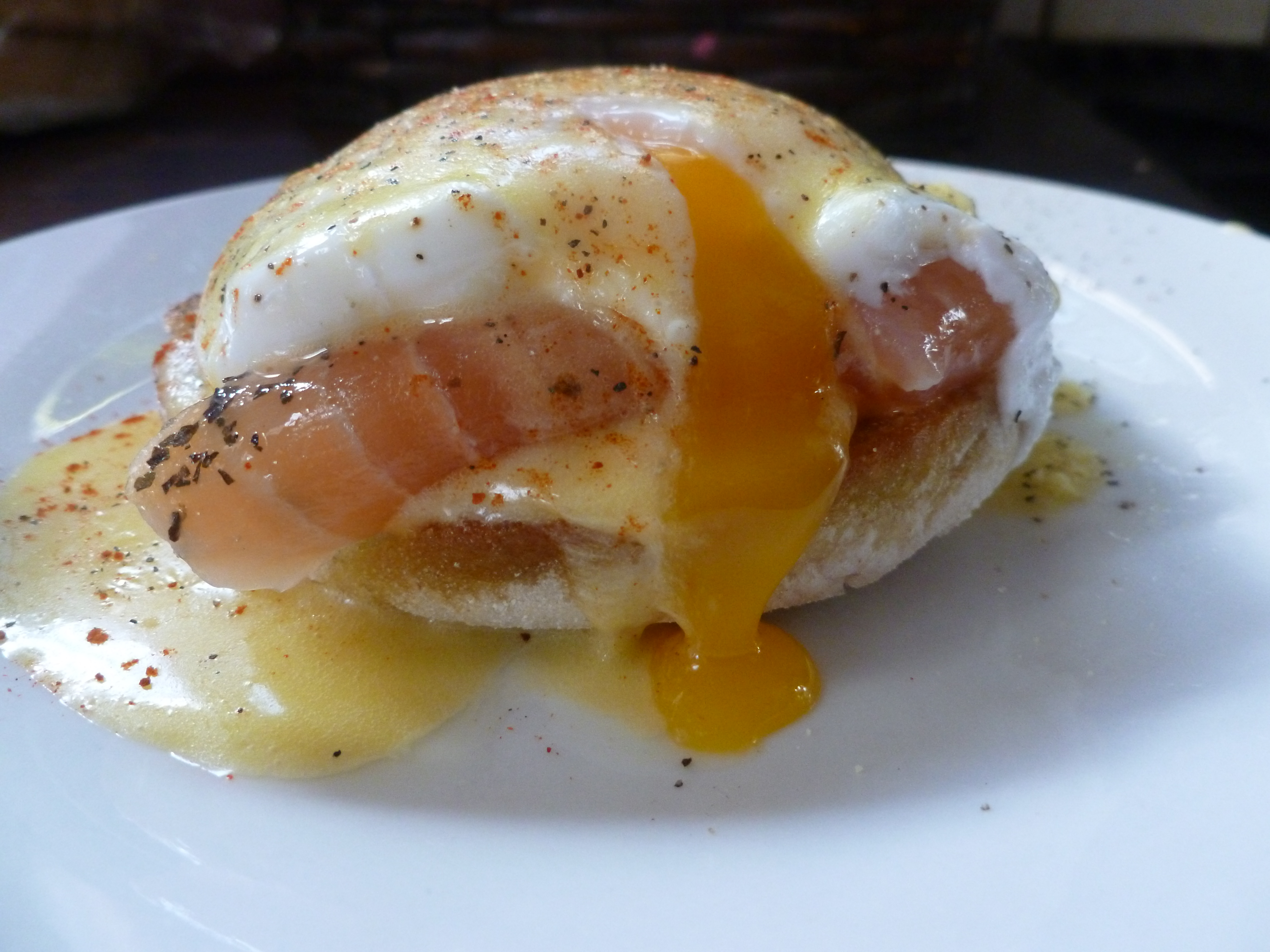 Eggs benedict 073.JPG