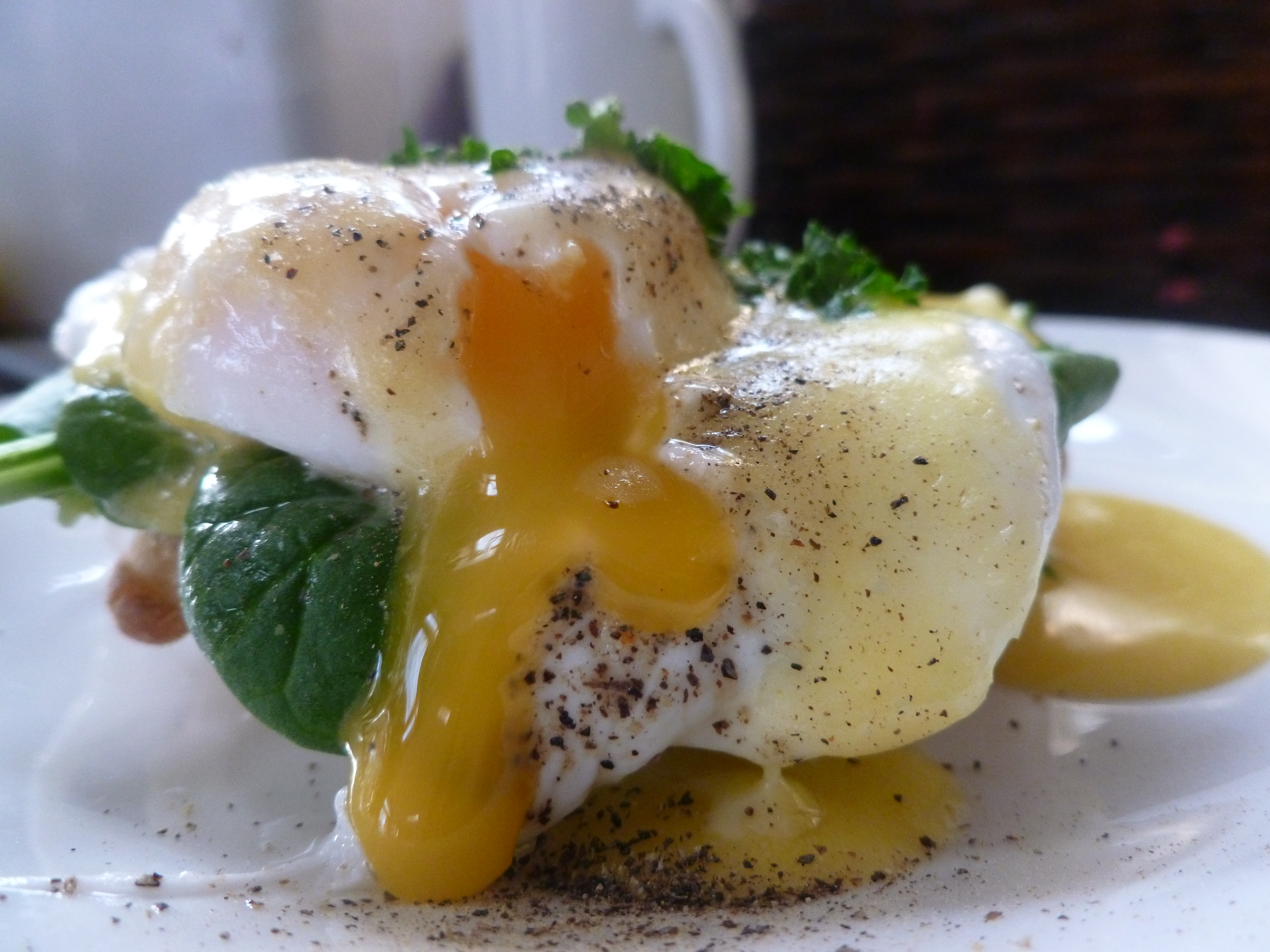 Eggs benedict 098.JPG