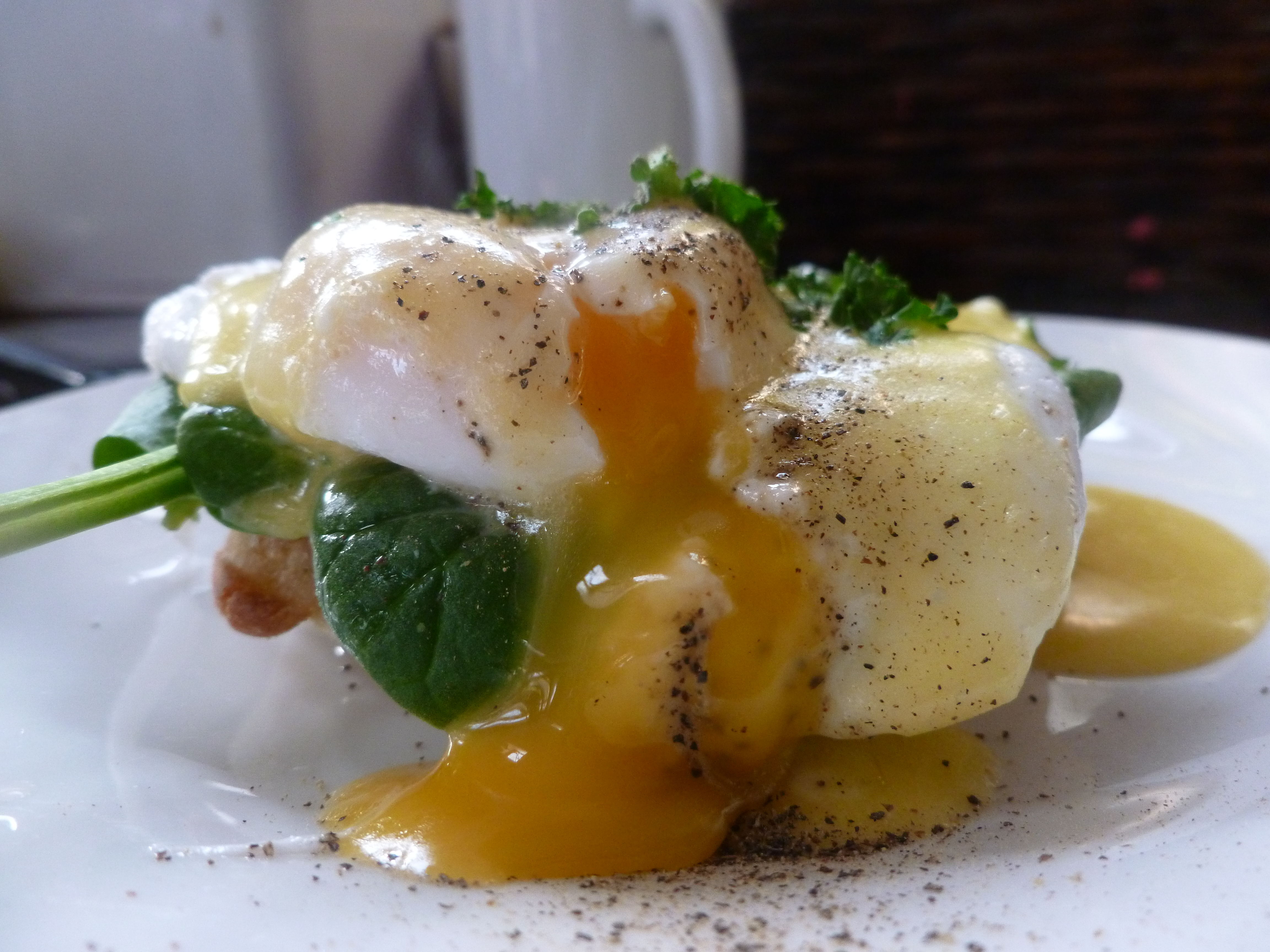 Eggs benedict 099.JPG