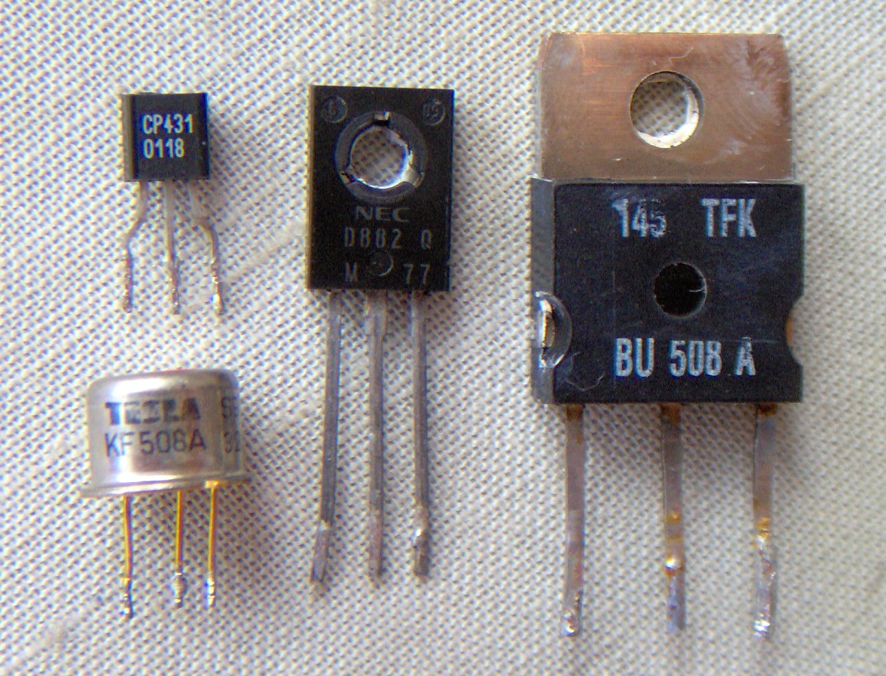 Electronic_component_transistors.jpg