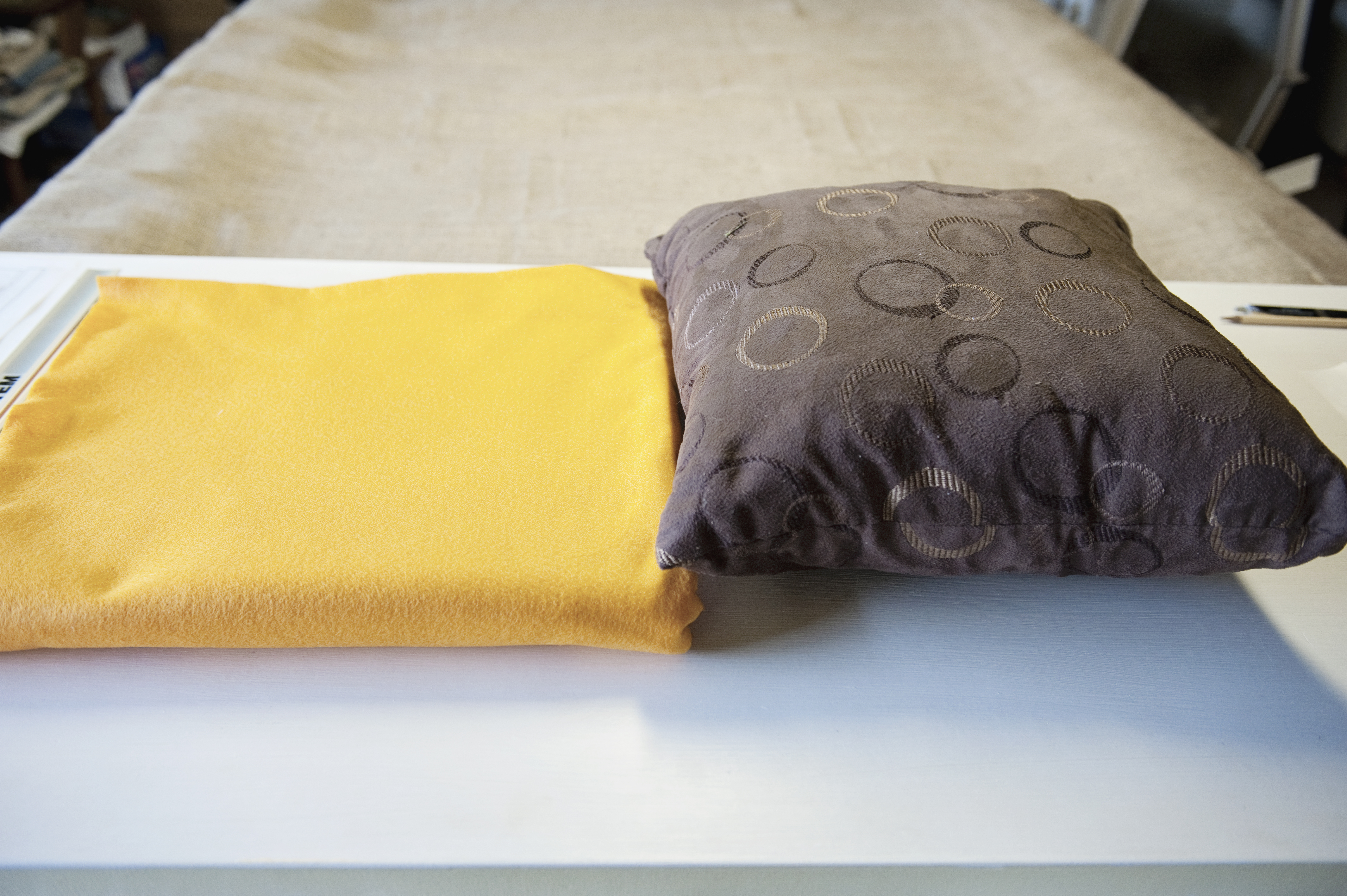 Felt Sunflower Pillow 01.jpg