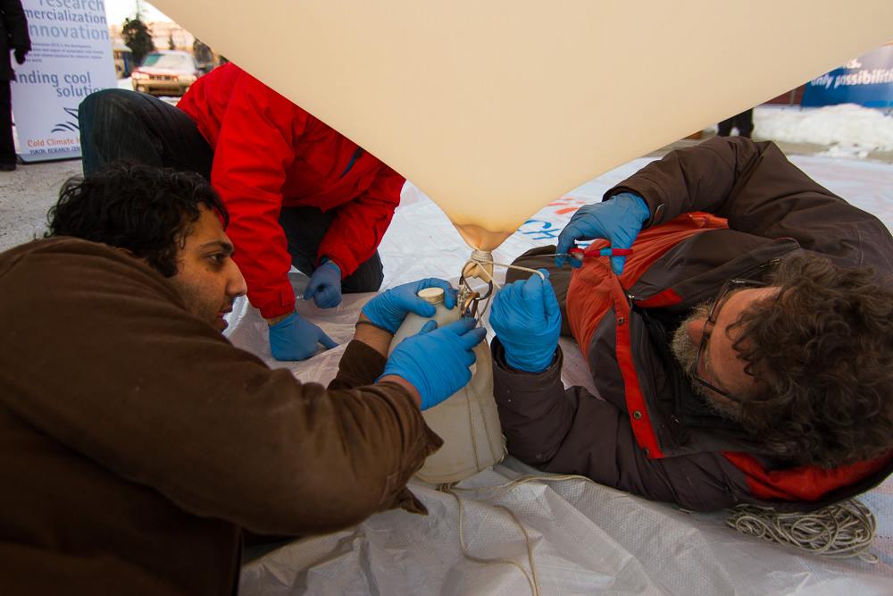 Final-preparations-for-balloon-launch.jpg