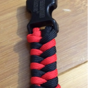 Fishtail Paracord Bracelet.png