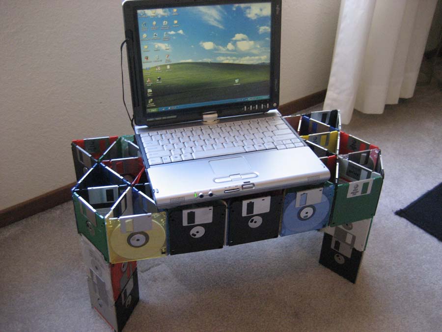 Floppy Laptop Desk 1