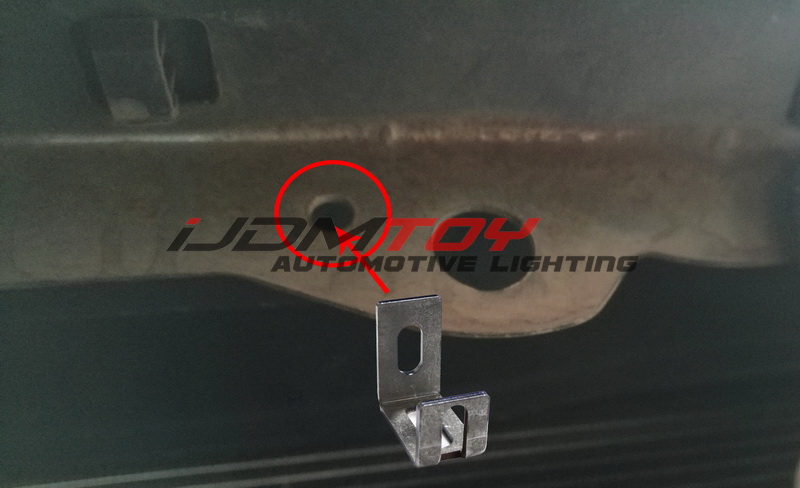 Ford-F250-Lower-Bumper-LED-Light-Bar-06.jpg