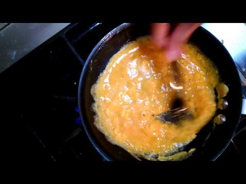 French Omelette - Scrambling the Eggs