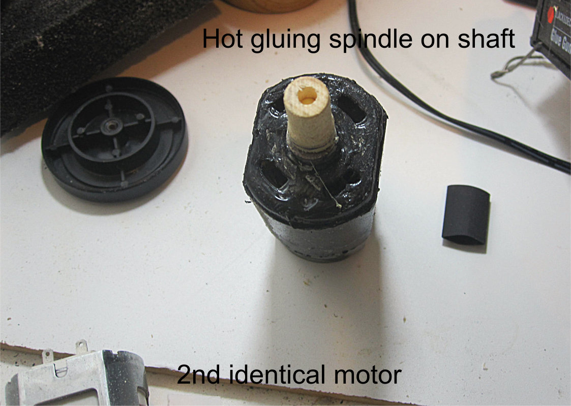 Fuge_Gluing spindle on.jpg