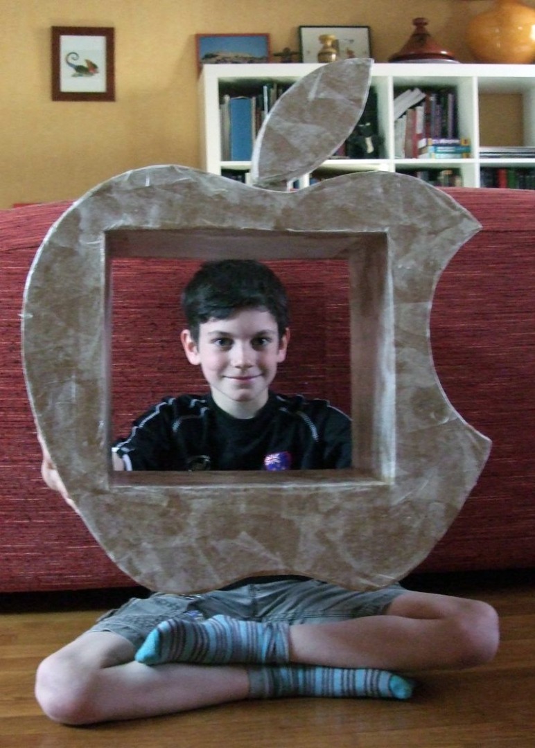 Furniture with Apple's shape19.jpg