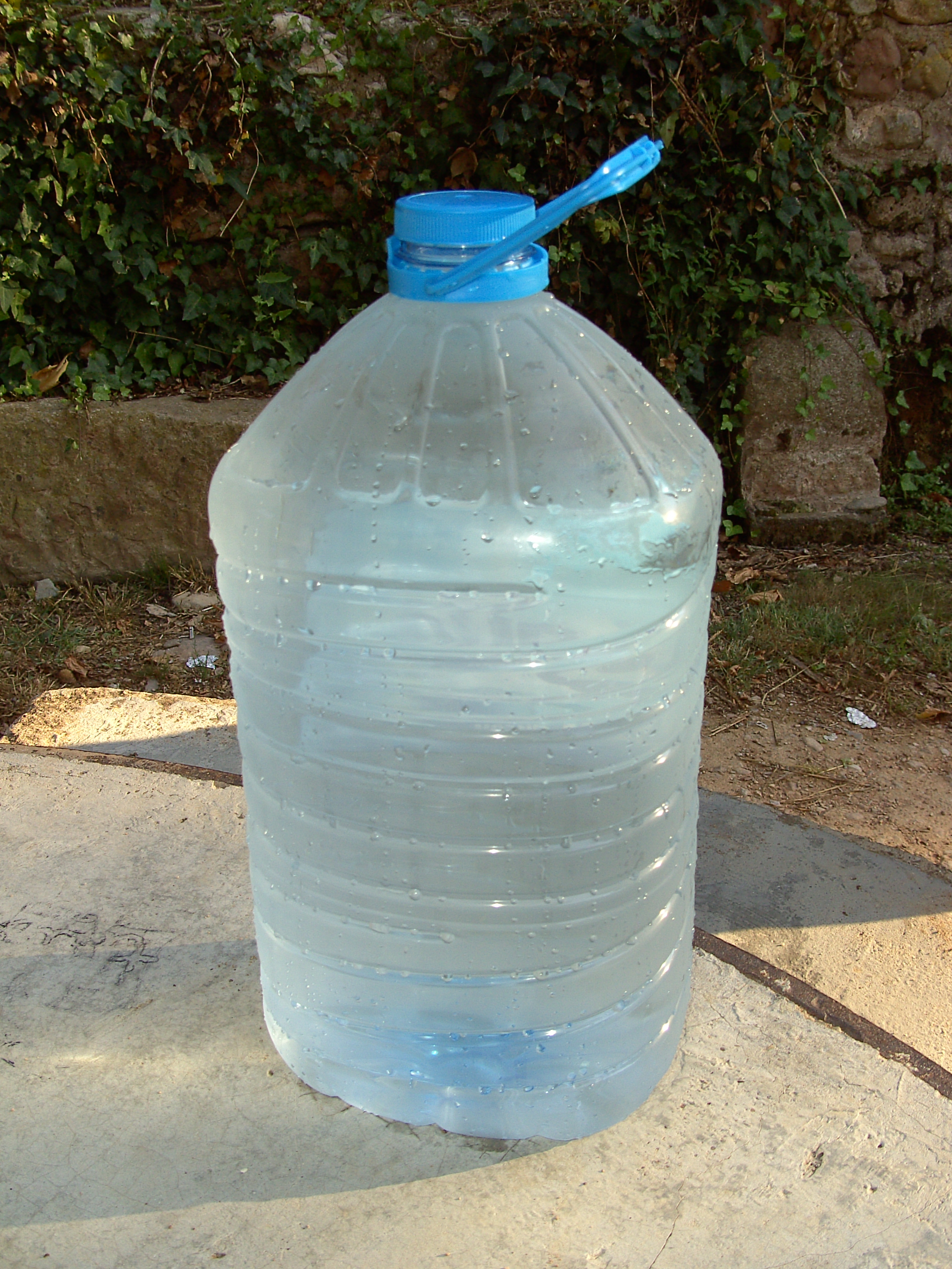 Garrafa_agua_8L.jpg