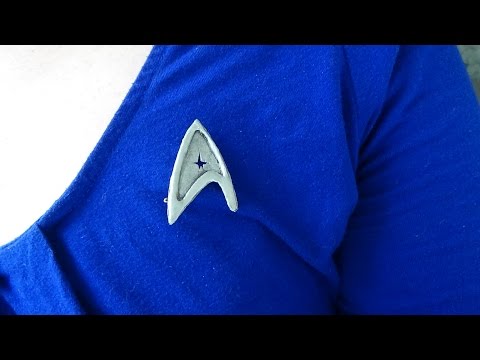 Geeky Living: Star trek combadge