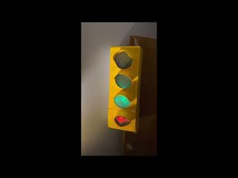 Giant Stoplight Lamp