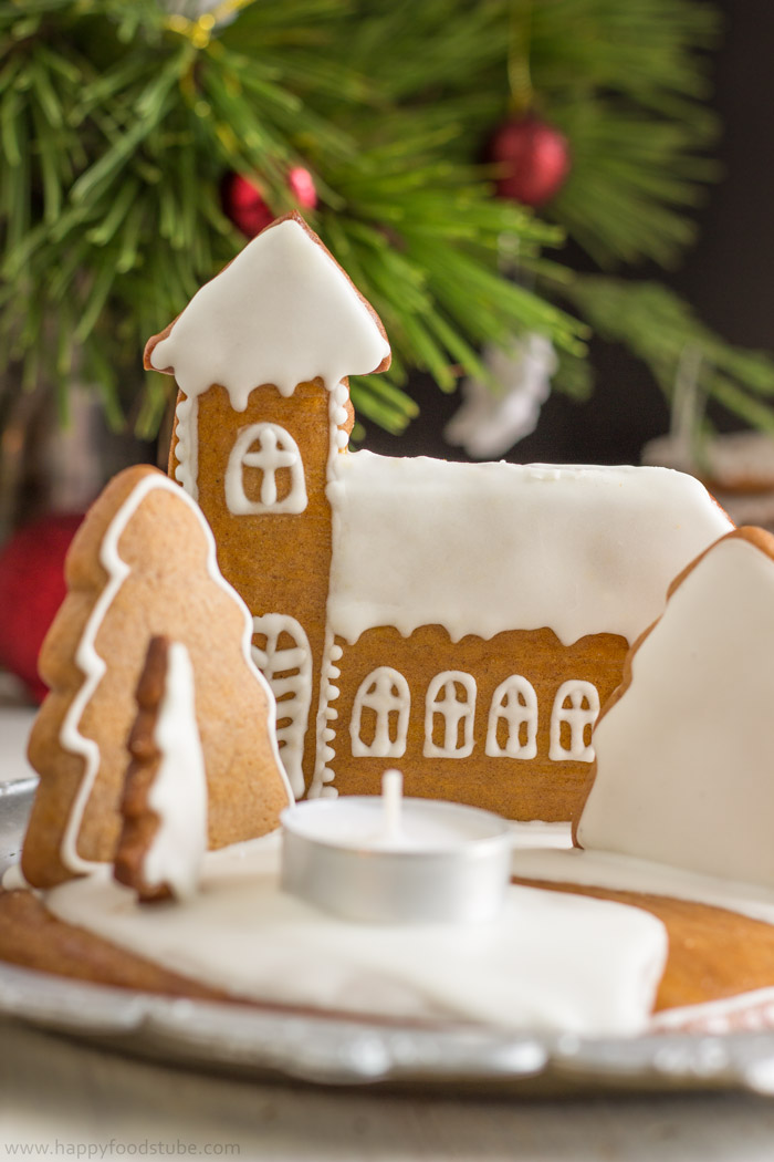 Gingerbread-Christmas-Candle-Holder-2.jpg