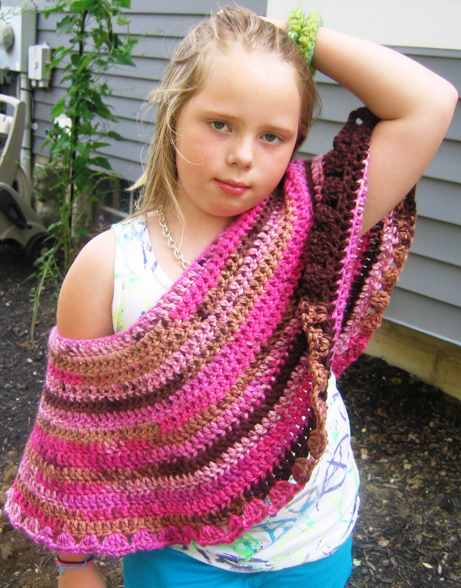 Girls Crochet Poncho 002.jpg