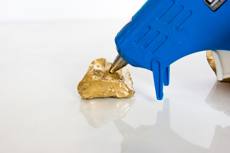 Golden+Nugget+Photo+Holder+via+www.acharmingproject.jpg