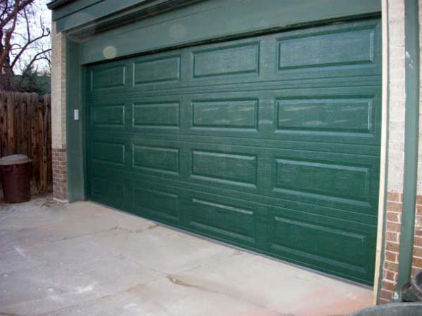 Green_Minimalist_Steel_Garage_Doors.jpg