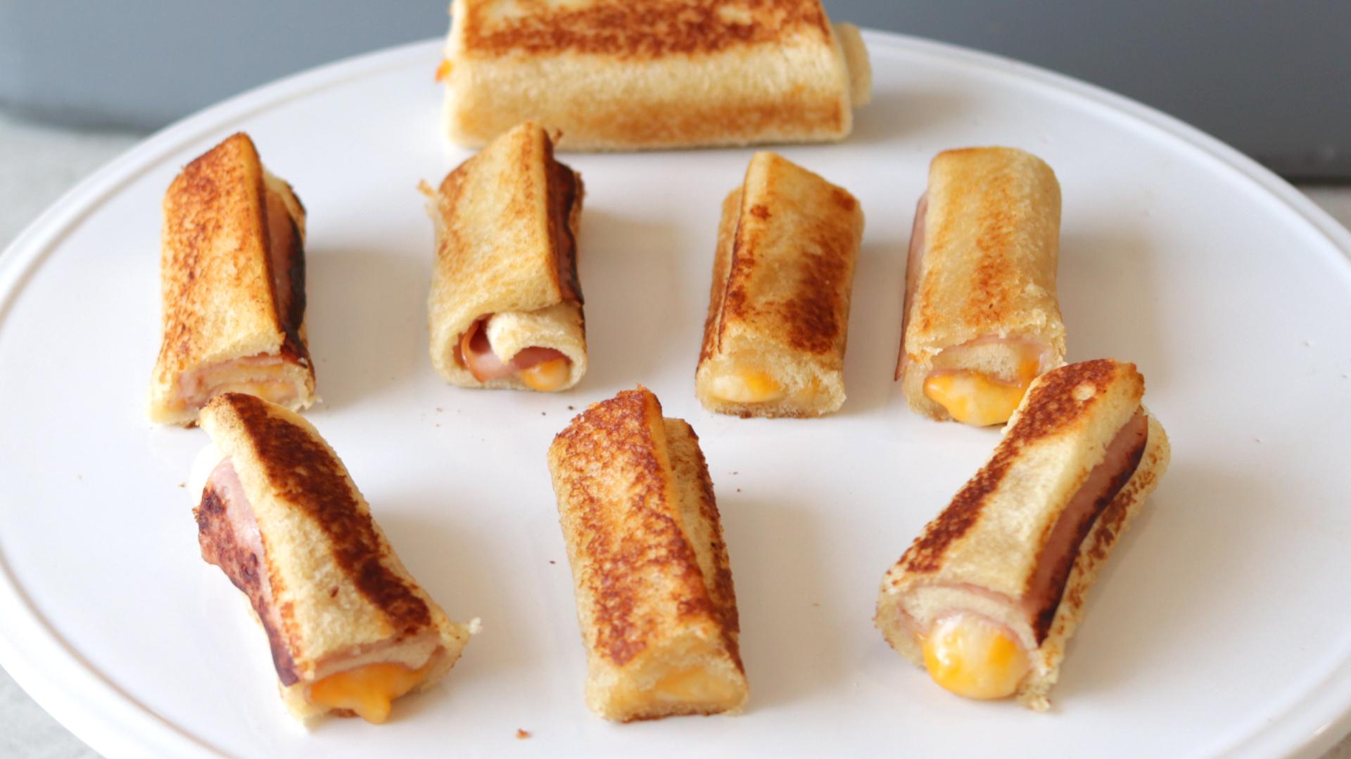 Grilled Cheese Roll Ups | Easy Grilled Cheese Sandwich Idea 2.jpg