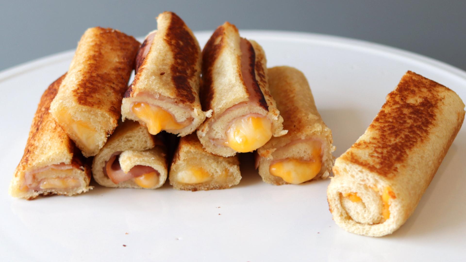 Grilled Cheese Roll Ups | Easy Grilled Cheese Sandwich Idea.jpg