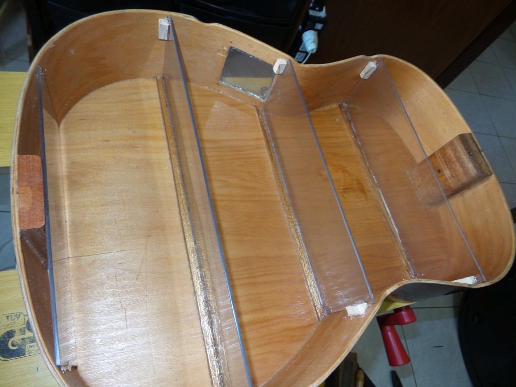 GuitarShelf_CavanhaMan_56.jpg