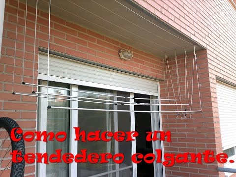 Hacer un tendedero que cuelgue del techo / Make a clothesline hanging from the ceiling.