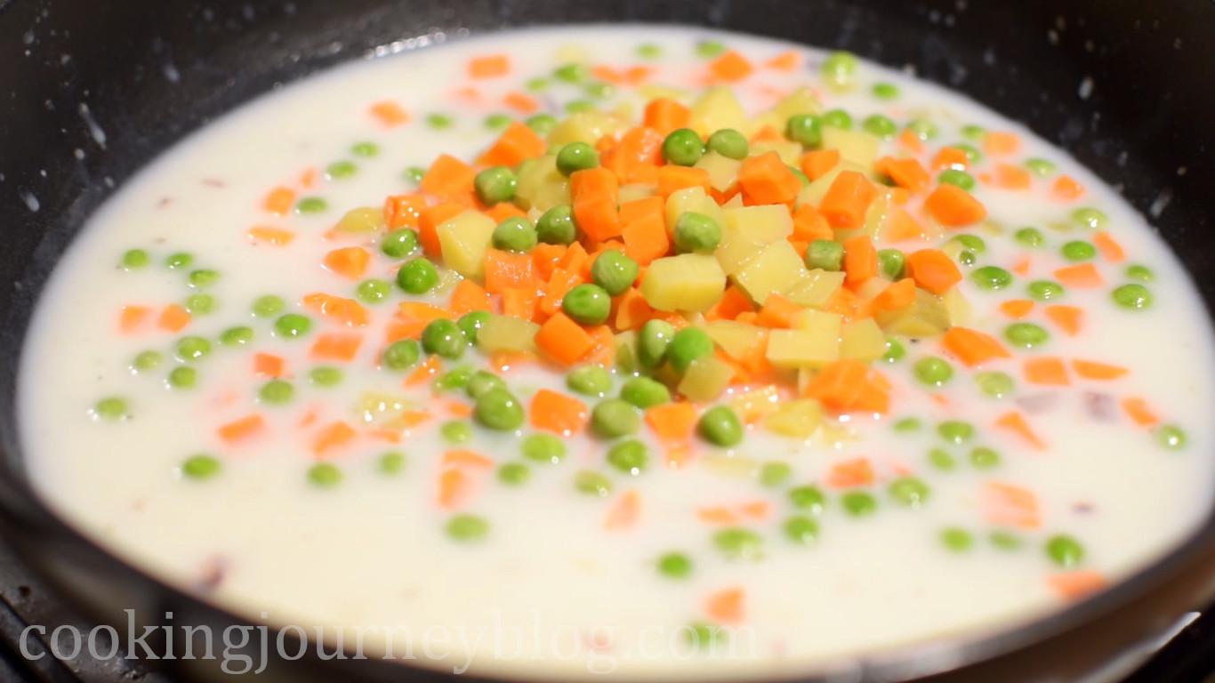 Halloween Pot Pie step 7.jpg