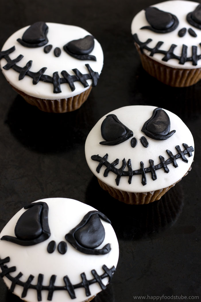 Halloween-Jack-Skellington-Cupcake-Toppers-5.jpg